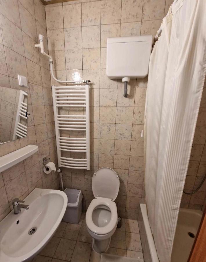 Tang House 唐舍 Hotel Budapest Kültér fotó