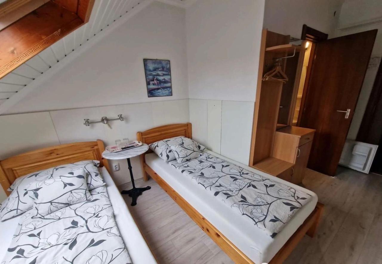 Tang House 唐舍 Hotel Budapest Kültér fotó