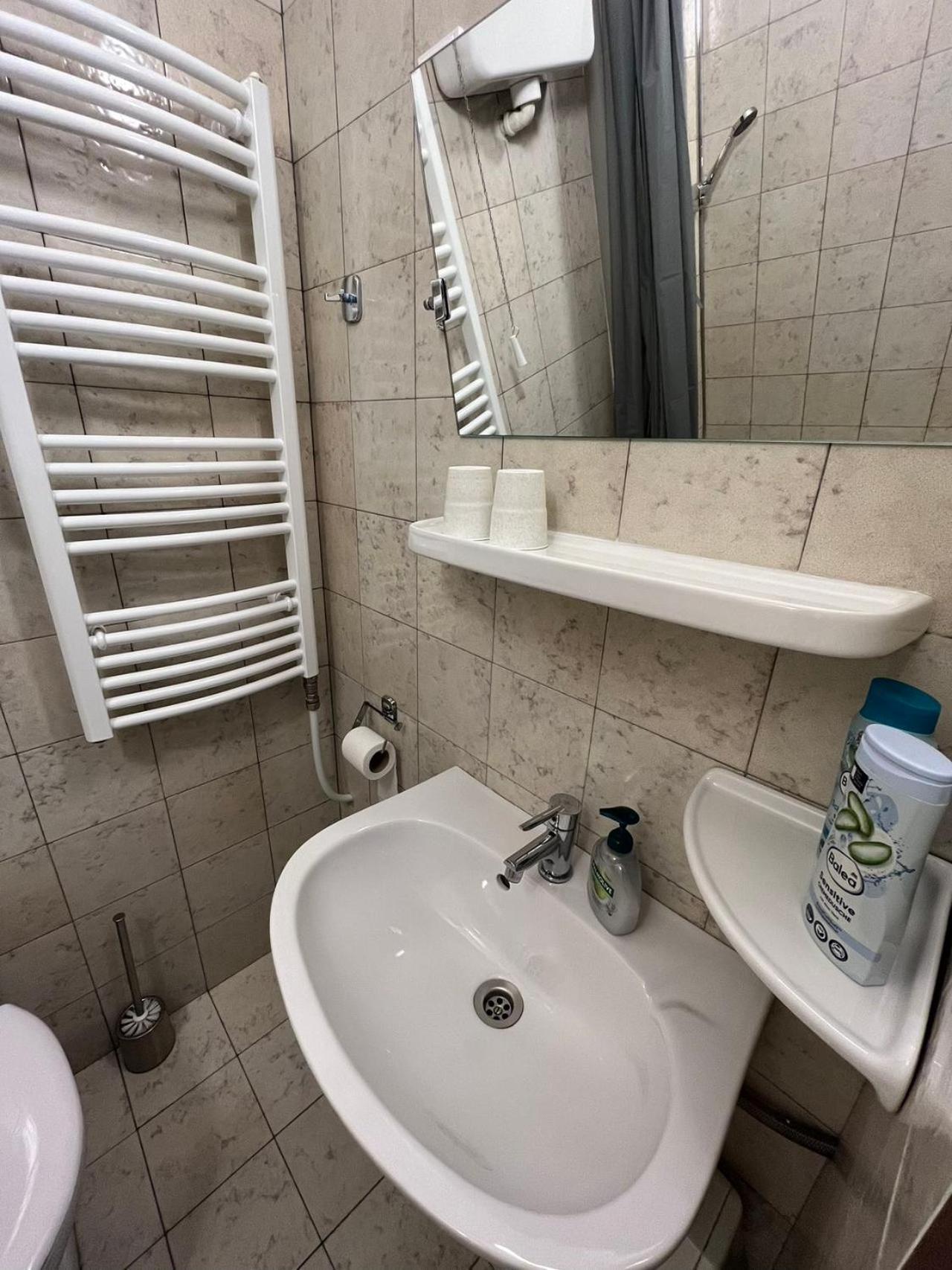 Tang House 唐舍 Hotel Budapest Kültér fotó